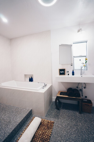 Building Photo - 2633 Crystal Springs Rd