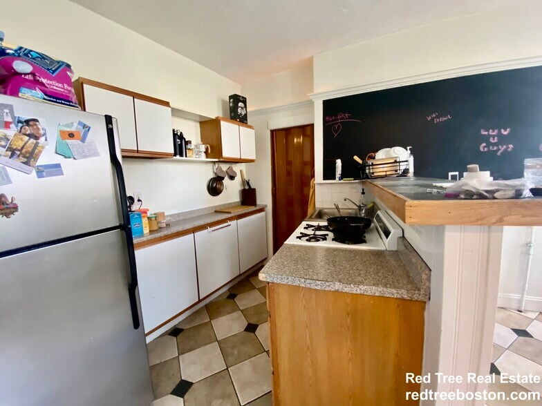 Building Photo - 5 Braemore Rd