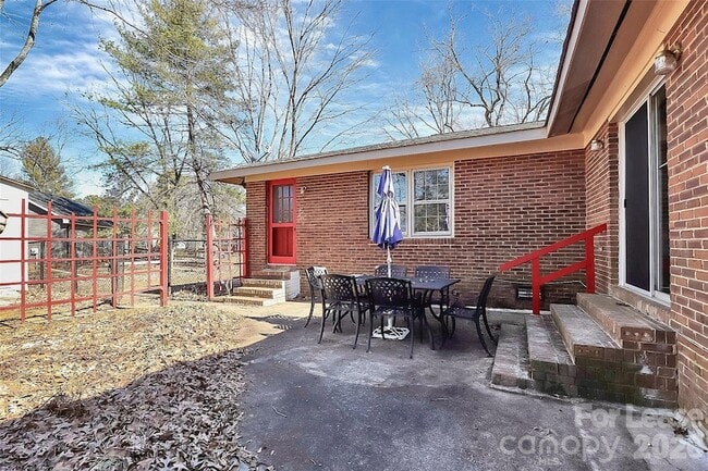 Building Photo - 6635 Olde Savannah Rd