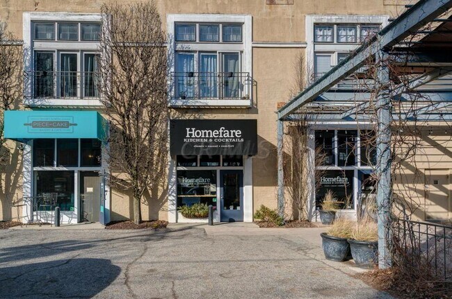 Building Photo - 1145 N High St