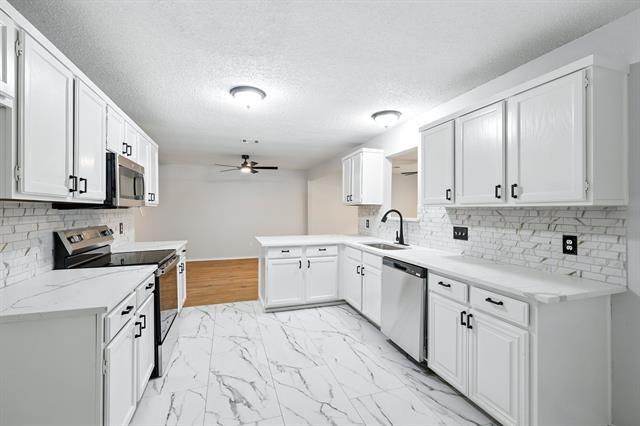 Building Photo - 712 Greenleaf Dr