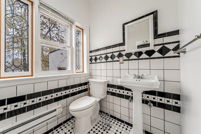 Building Photo - 1453 W 101st St