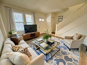 Building Photo - 3 Bedroom 1 Bathroom in Lancaster City!