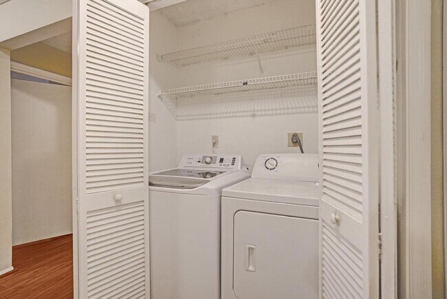 Building Photo - 2301 N Congress Ave