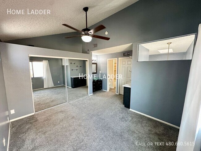 Building Photo - 1702 N Ventura Ln