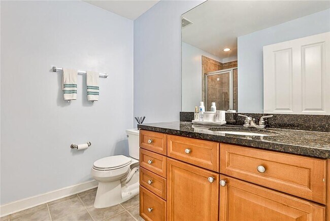 Building Photo - 5480 Glenridge View NE
