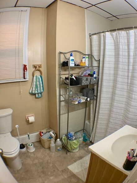 Building Photo - 830 Parker St