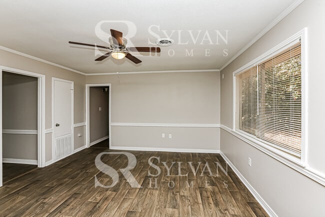Building Photo - Carve Out a Great Life Here!