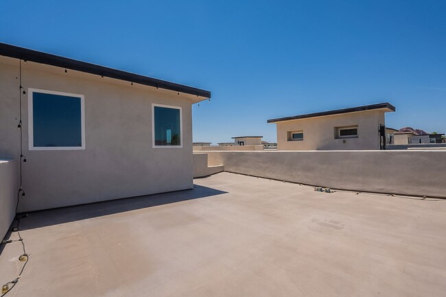 Building Photo - Aire on McDowell - Beautiful Home Ready fo...