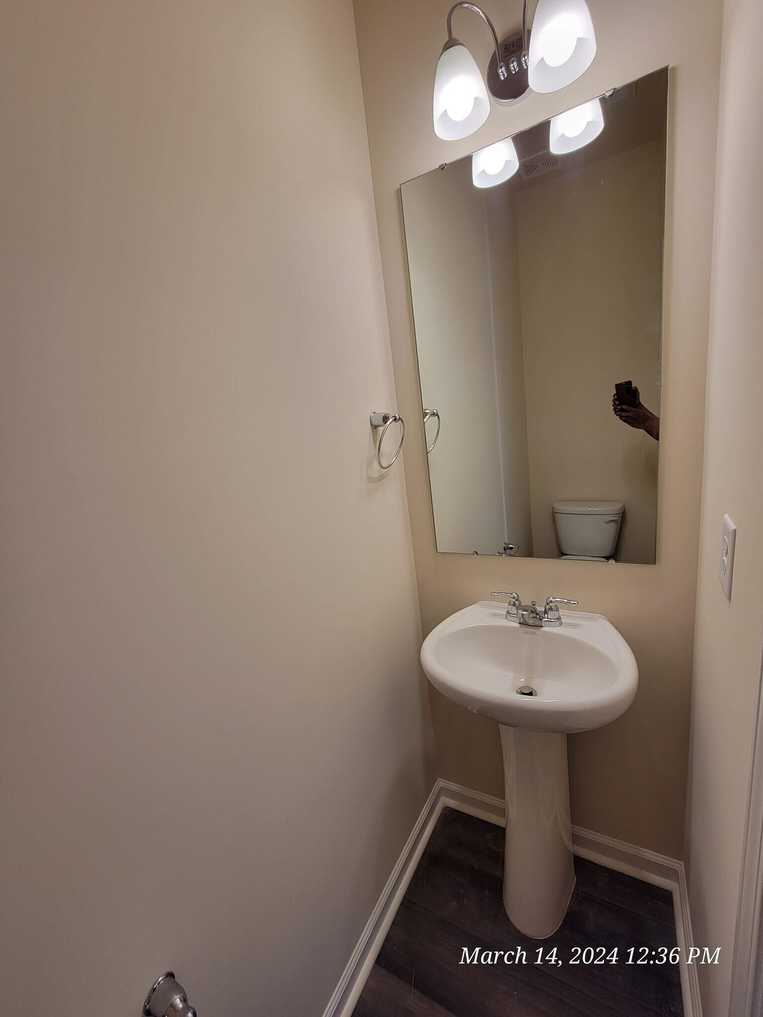 Building Photo - 424 Glen Clova Dr