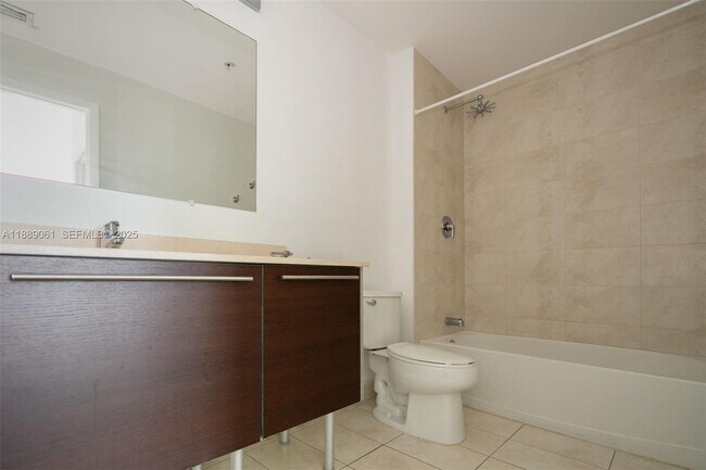 Building Photo - 1900 N Bayshore Dr