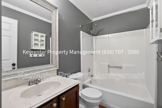 Building Photo - 971 Whispering Ridge Ln