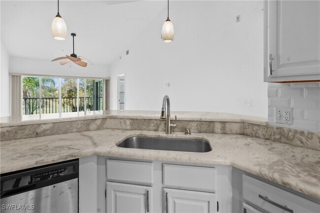 Building Photo - 9851 Costa Mesa Ln