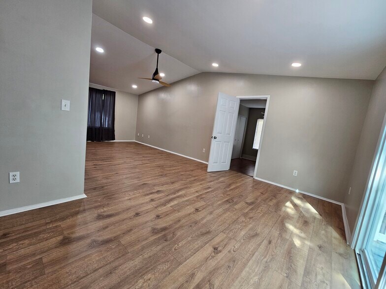 Building Photo - 182 Forestview Cir