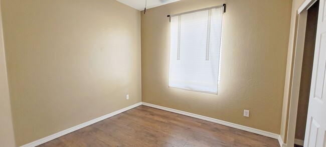 Building Photo - 3 Bedroom Home In Glendale!