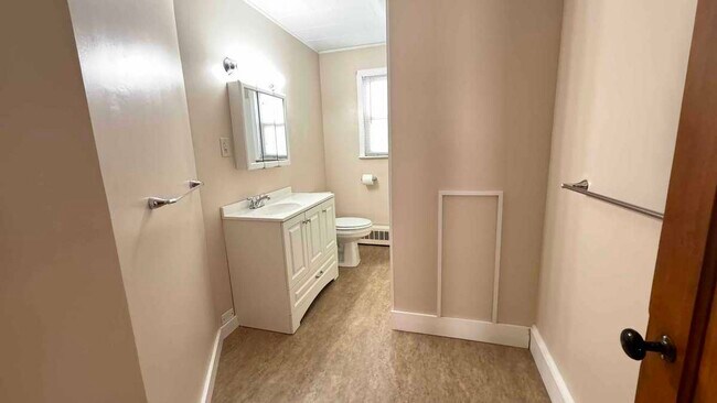 Building Photo - 9 Couture Rd