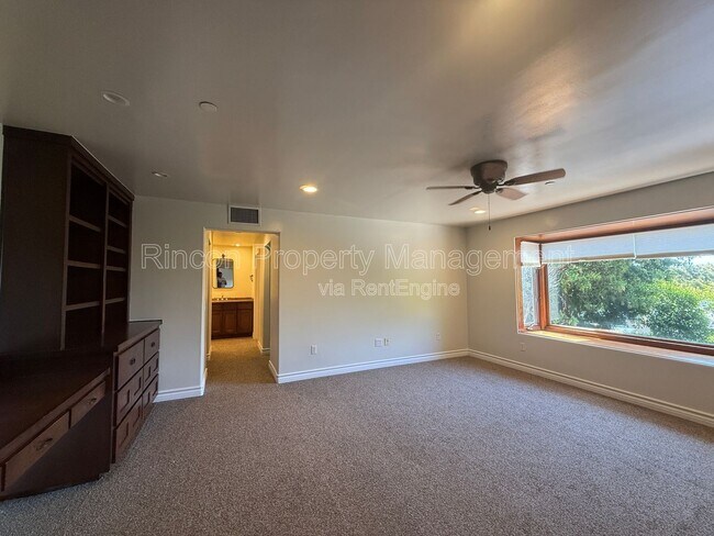 Building Photo - 2166 Palomar Ave