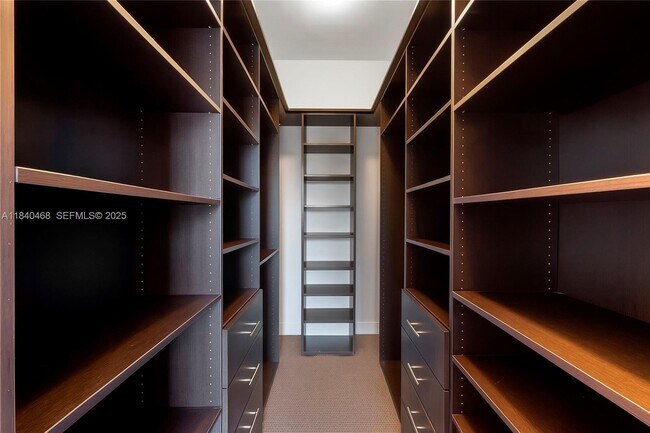 Building Photo - 16001 Collins Ave