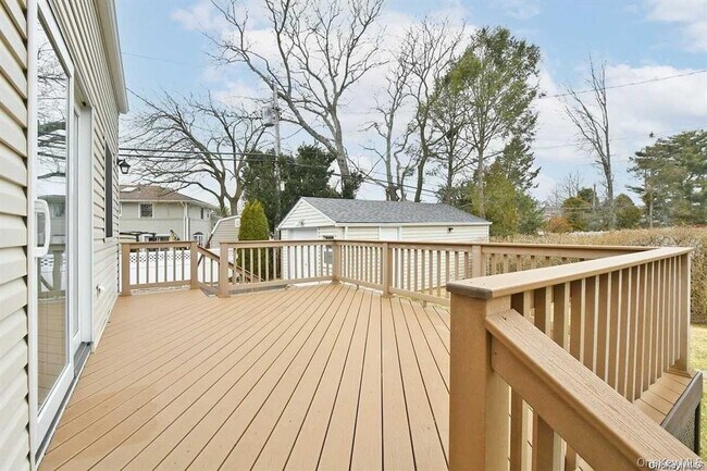 Building Photo - 6 Patricia St