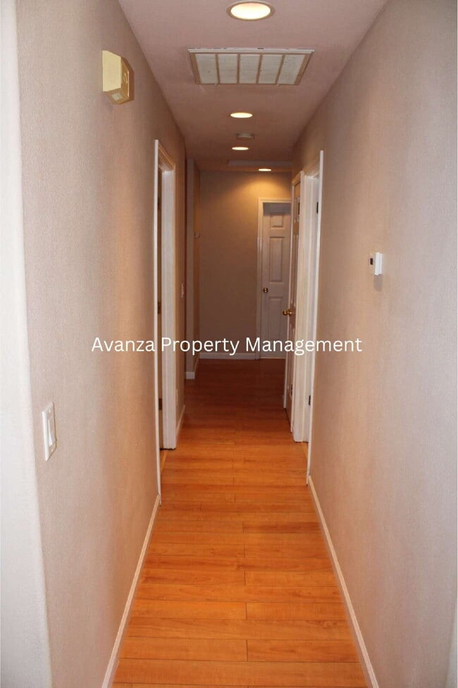 Building Photo - 4 Bedroom/2 Bath Home in Clovis  (Herndon ...