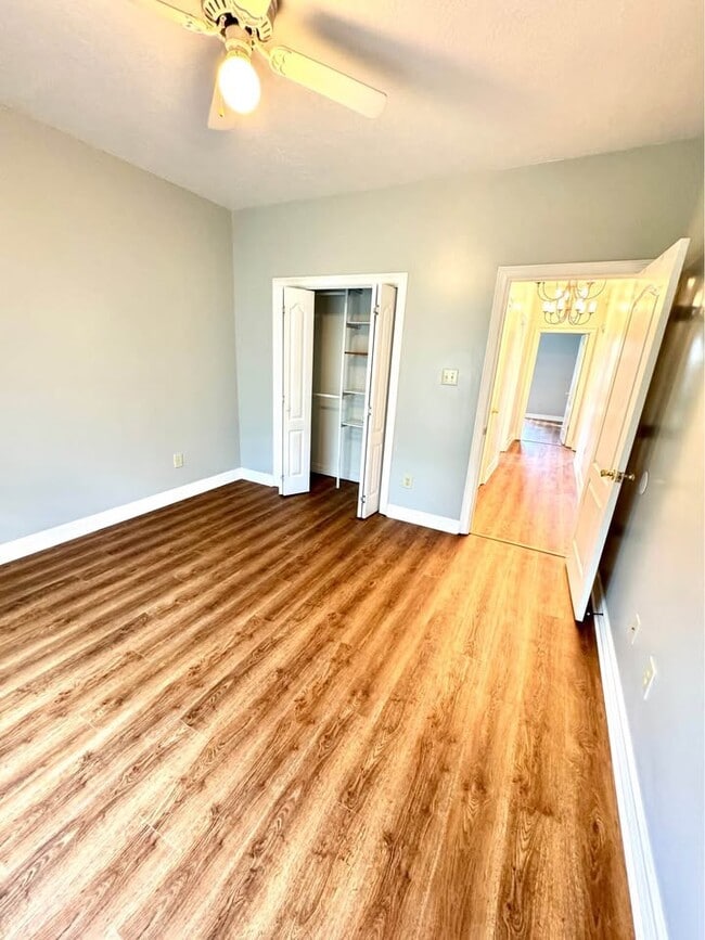 Building Photo - 1110 Athens Dr