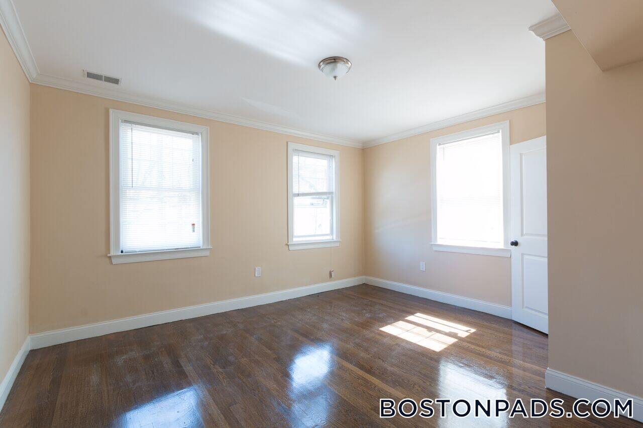 Building Photo - 4803 Washington St
