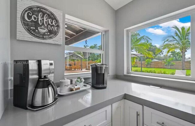 Building Photo - 7101 W Lake Dr