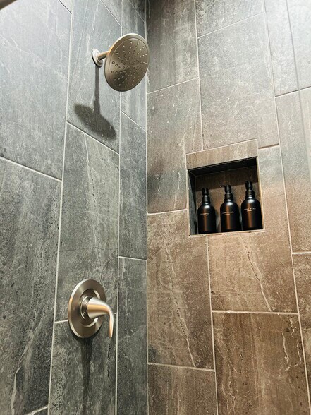 Building Photo - 9117 Nukala Rd