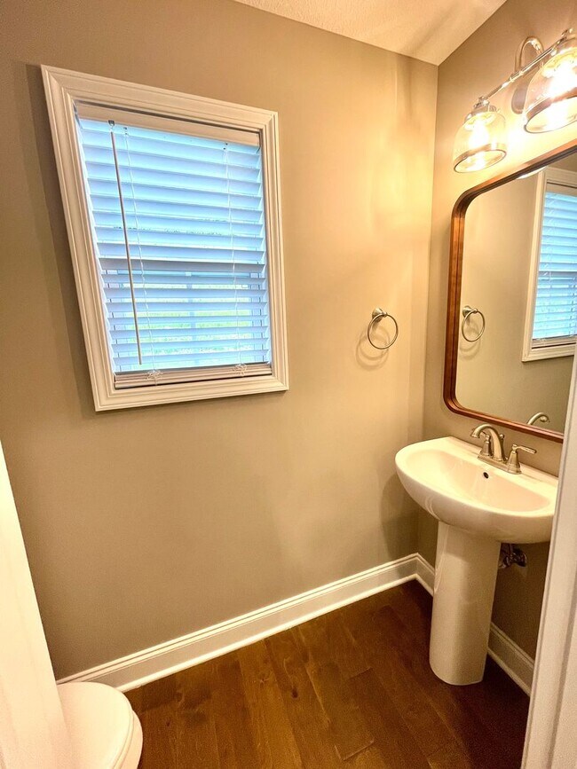 Building Photo - Beautiful New Build iN Fountain City