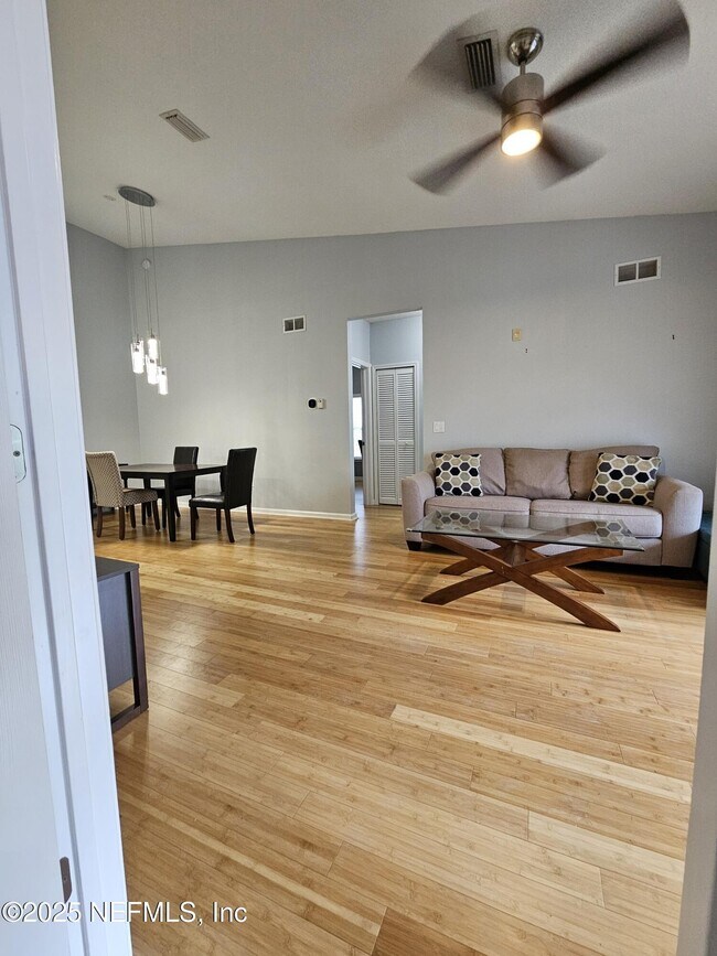 Building Photo - 8235 Lobster Bay Ct
