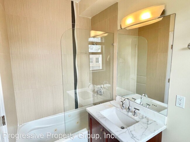 Building Photo - 2 br, 2 bath House - 3184 Mission Street, ...