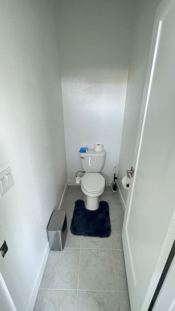 Building Photo - Beautiful upgraded condo in Anaheim! 4 b/3.5 bath