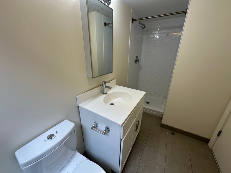 Building Photo - 17 Winter Pl