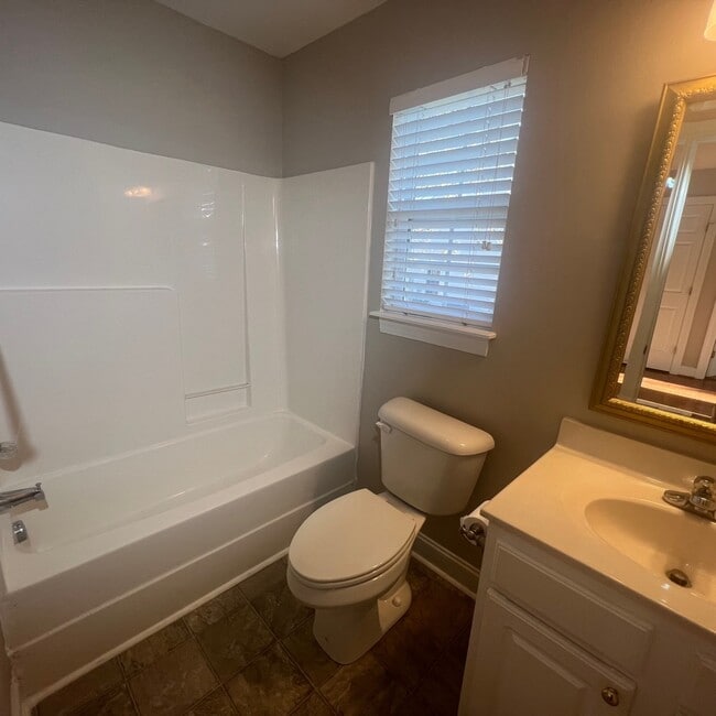 Building Photo - 310 Jeremy Ln