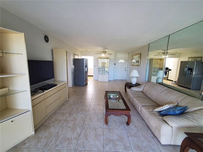 Building Photo - 200 N Betty Ln