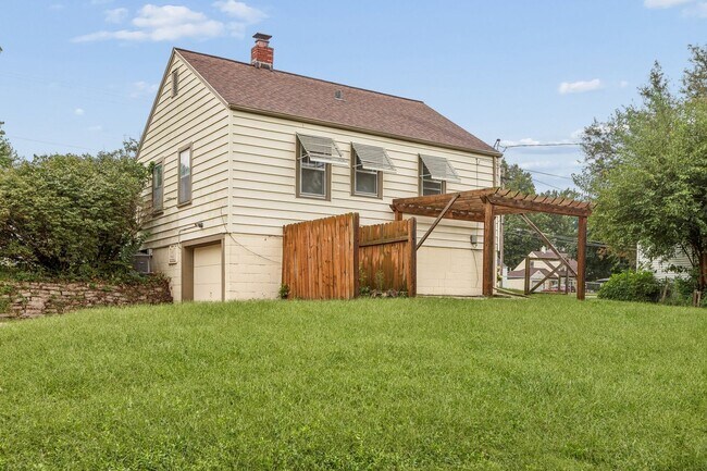 Building Photo - 3620 N 61st St