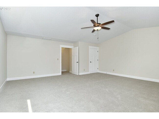 Building Photo - 11048 SW Legacy Oak Way