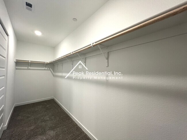 Building Photo - Brand New 4bd/2.5a Elk Grove Home-Must See!