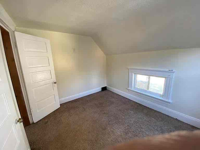 Building Photo - 1027 Woodbridge St