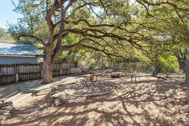 Building Photo - 515 Pecan Grove Rd