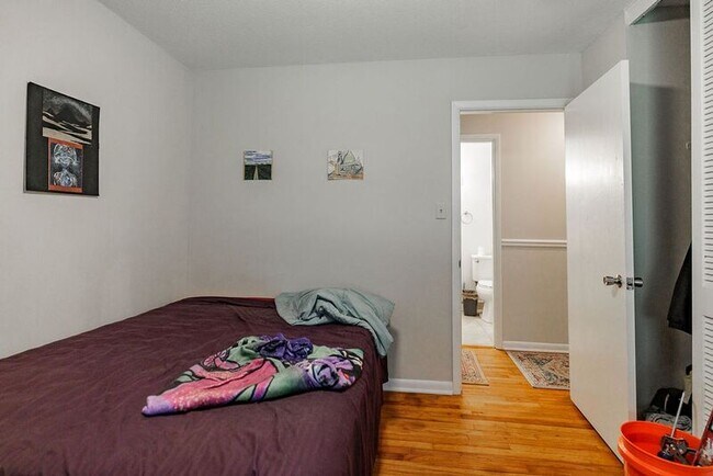 Building Photo - 265 Brentwood Dr