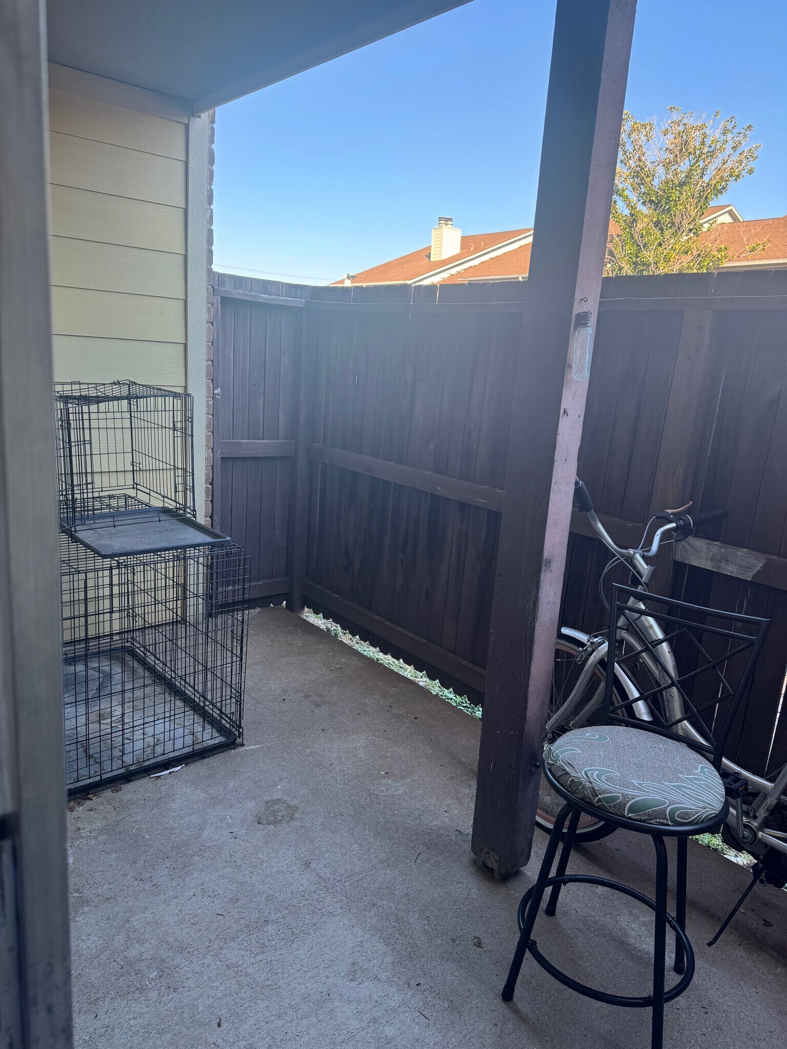 Building Photo - 9350 Country Creek Dr