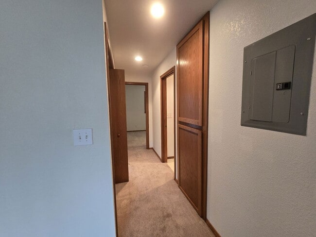 Building Photo - 1214 SE Overlook Ave