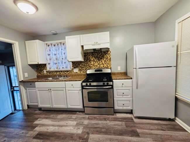 Building Photo - 20282 Westphalia St