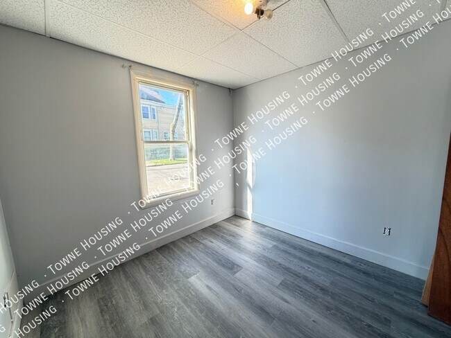 Building Photo - 336 East St