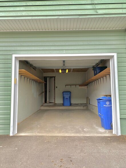 Building Photo - 1855 Icarus Dr