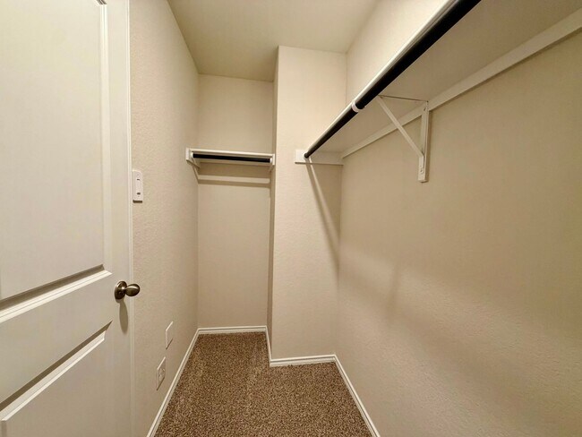Building Photo - Spacious 4-Bedroom Home with Loft in Redbird Ranch