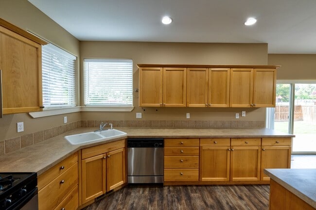 Building Photo - 61167 Cone Flower St