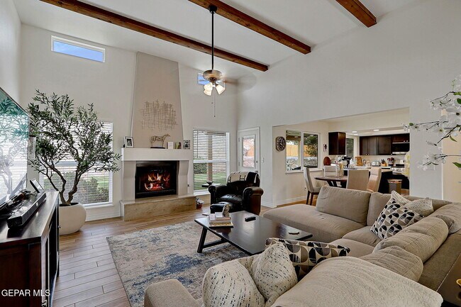 Building Photo - 608 La Chapa Ave