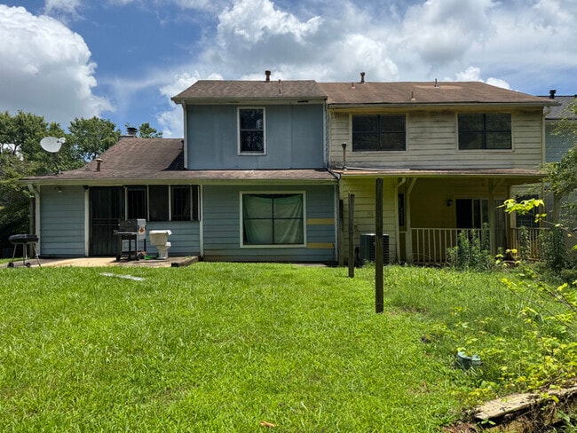 Building Photo - 8170 Canyon Forge Dr